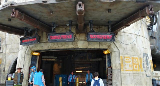 PILOTAMOS EL HALCÓN MILENARIO: Cumpliendo más sueños de infancia - DISNEYLAND ~ STAR WARS: GALAXY'S EDGE, LA GUIA (14)