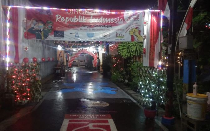 Hias Gang oleh warga Tanggul Sari RT 05/ RW 09 Kelurahan Banjarsari, Kecamatan Banjarsari, Kota Surakarta.