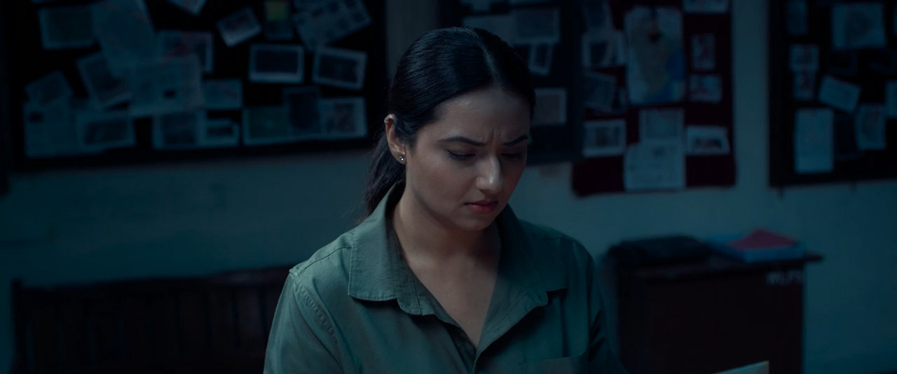 Cheekatilo 2026 WebRip [Hindi + Tamil + Telugu] 480p 720p ESub Screenshot