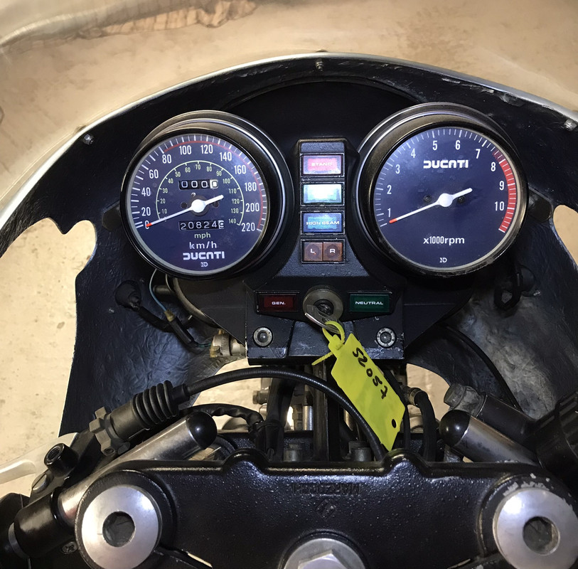 994AAD64-4BA0-4AF3-9165-339A7B21E375