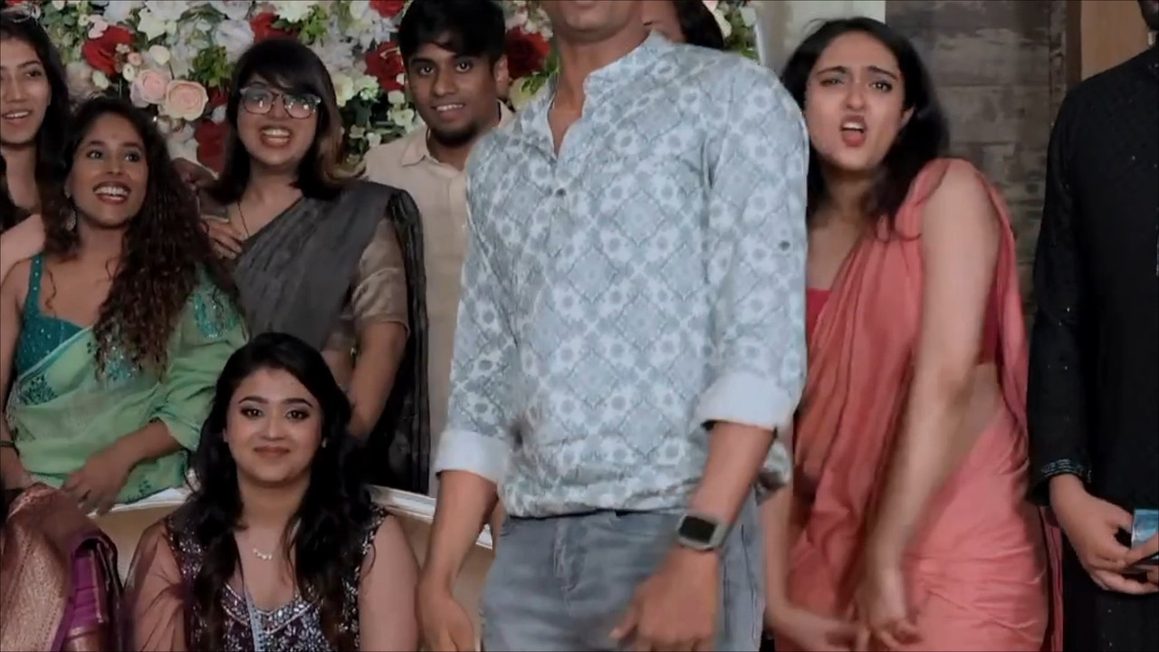 Sana Althaf Sexy navel and Belly show in pink saree.mp4_snapshot_00.01.049