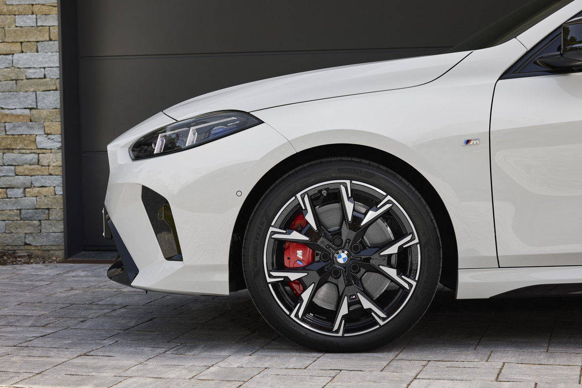 P90550915_highRes_the-all-new-bmw-m135
