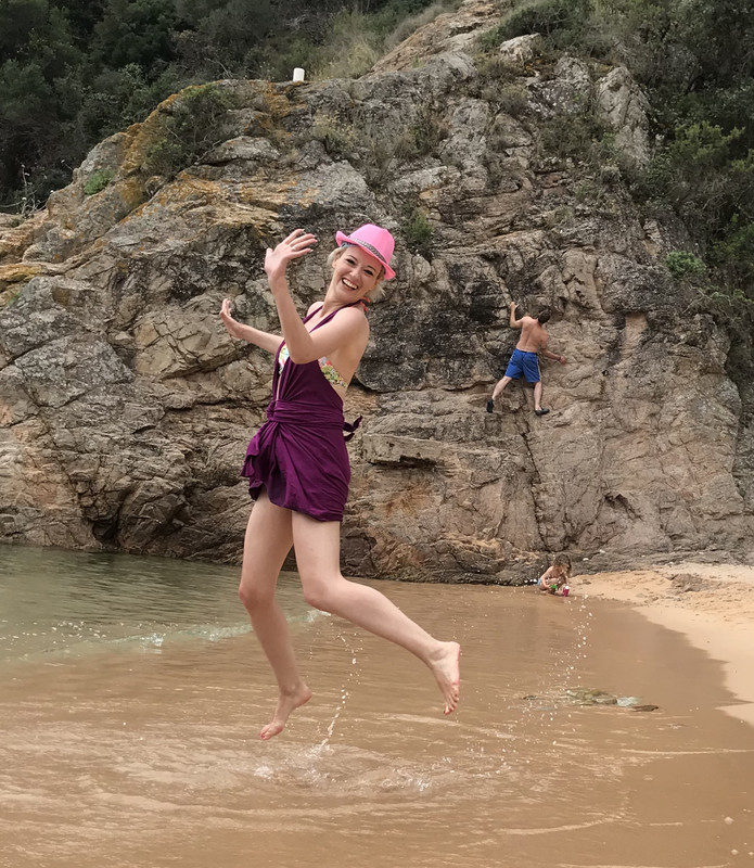 BF9FC9F8-E6FC-4699-BE18-00A136CEFCD4