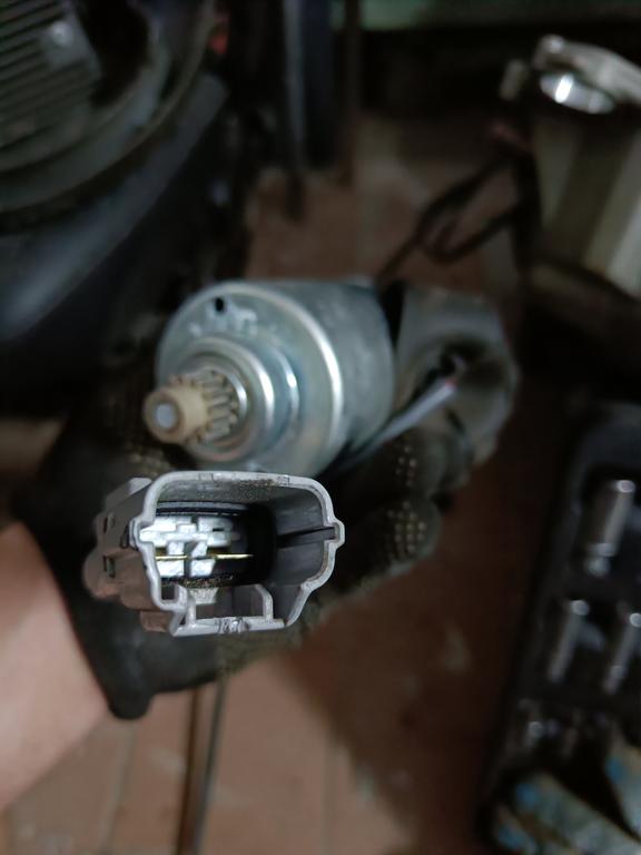 Моторчик привода дроссельной заслонки