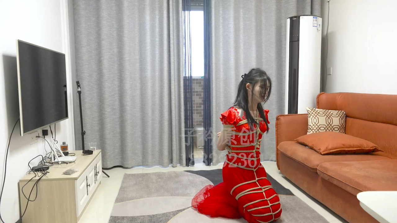 子衿原创 菲菲独自在家自缚.mp4_20231019_185215.543