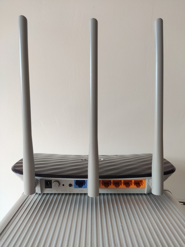 tp-link_archer_c20(EU)_v5-rear_antennas