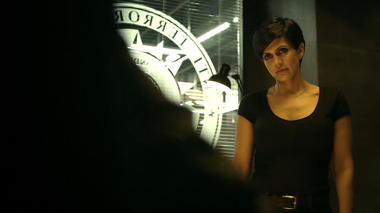 24: India 2013 WebRip Season 1 [Hindi] 480p 720p ESub Screenshot