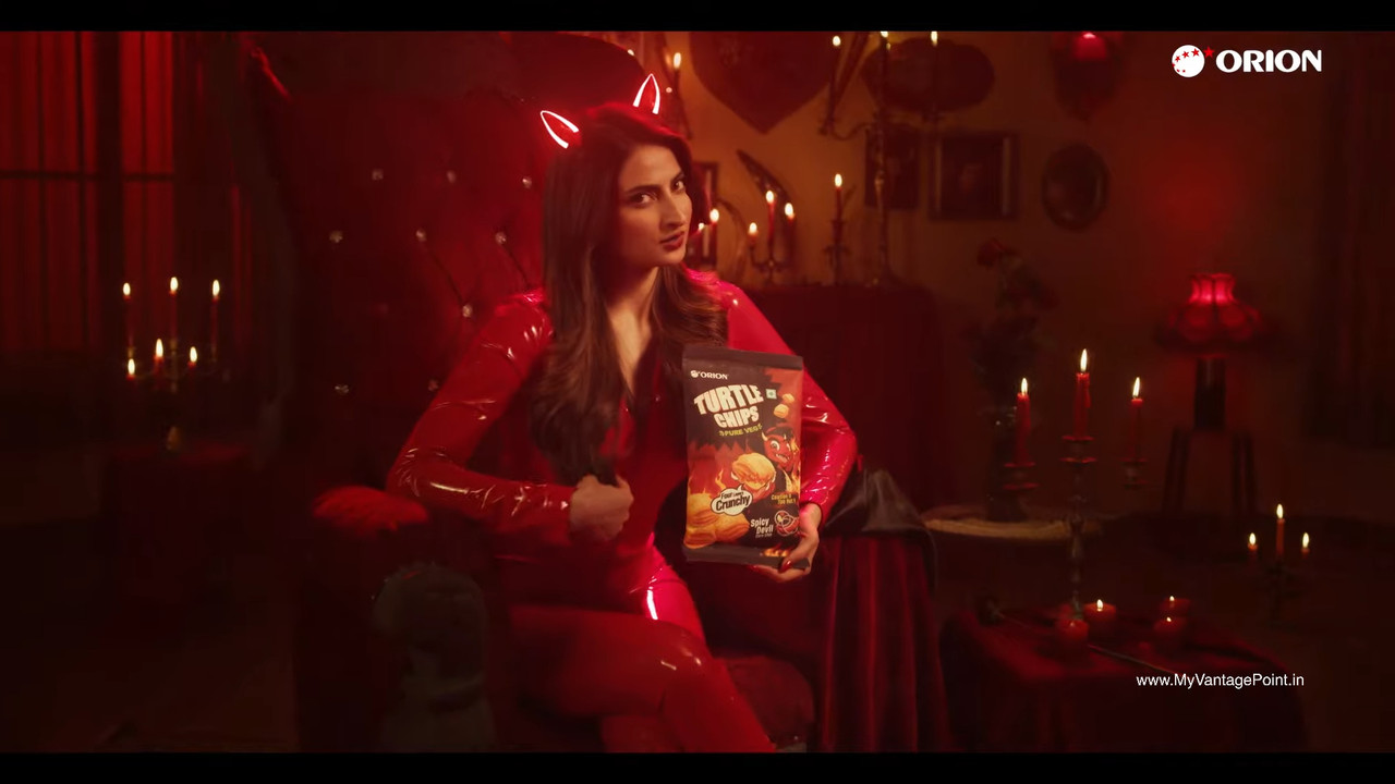 sexy-palak-tiwari-turtle-chips-orion-india-ad