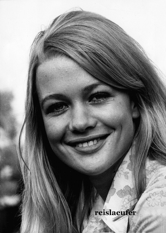 judy geeson027