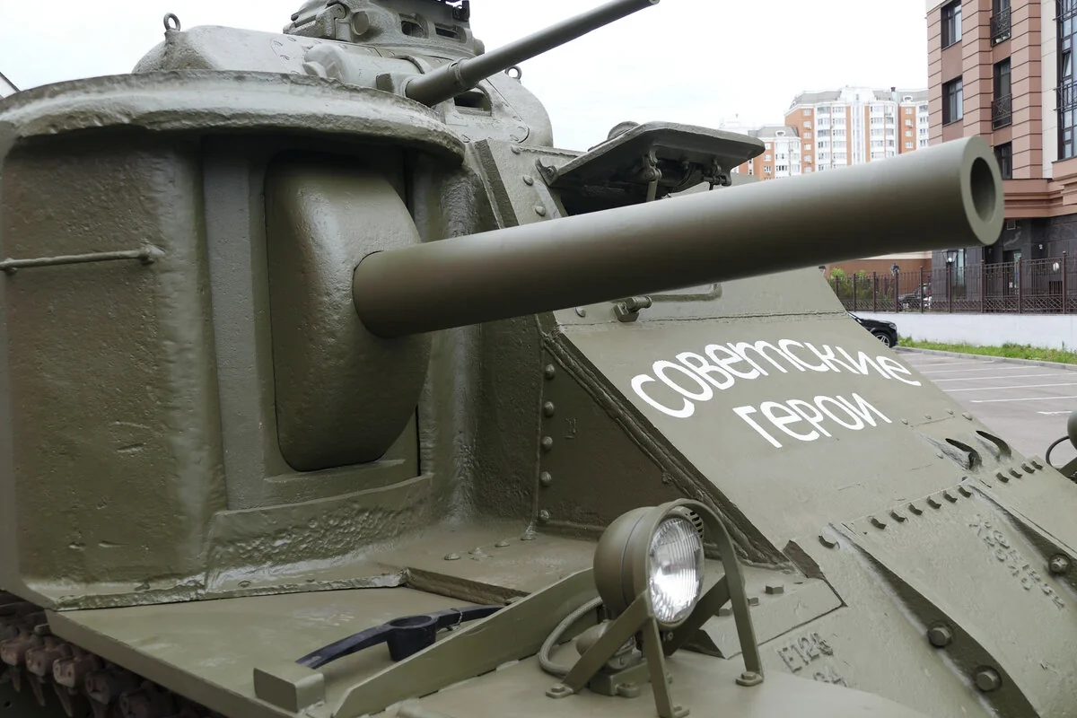 Char M3 lee   Pret-Bail (2012) Restored-medium-tank-m3-lee-v0-i45huvspzi6c1