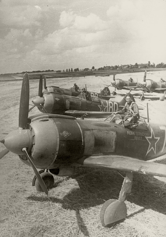 Lavochkin-La-5FN-2GvIAP-322IAD-White-70-Mongolian-Arat-HSU-Capt-Mayorov-at-Ukrainan-front-Jul-1944-0