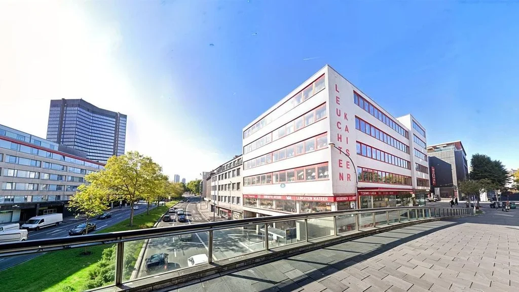 202501-06-Essen-Umnutzung-Gesch-ftshaus-Leuchten-Kaiser-1.webp