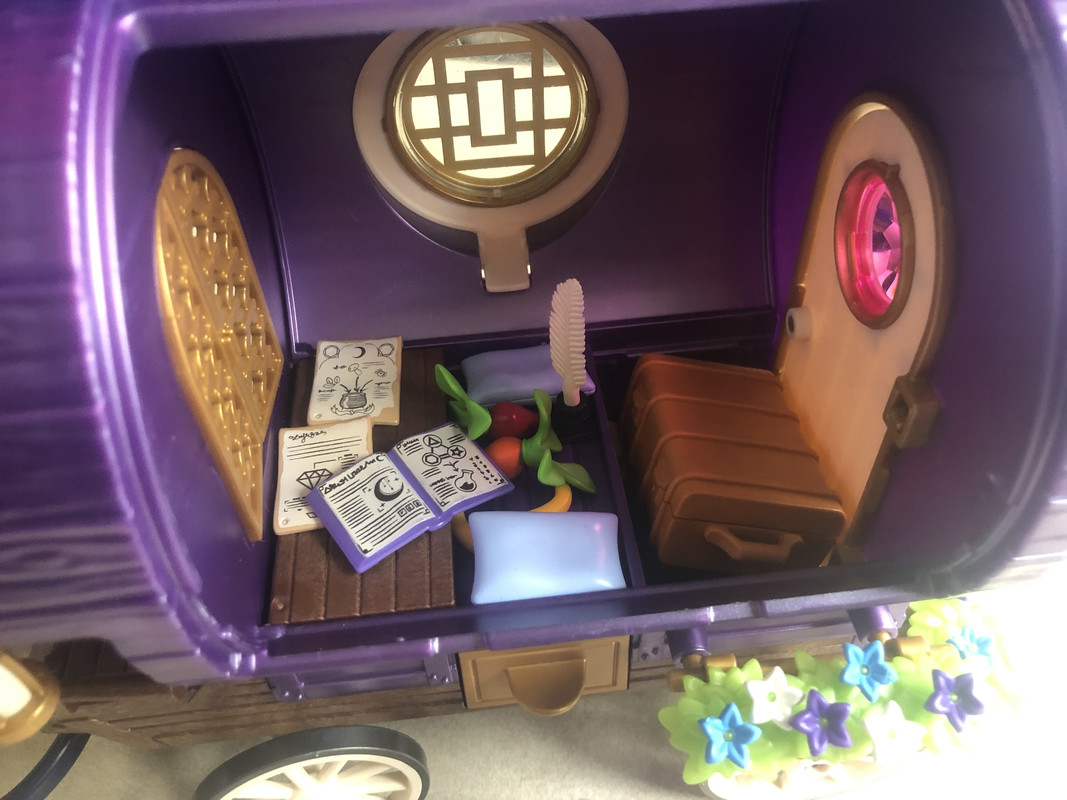 B734FB88-0592-409E-83AF-973D9D08BE76