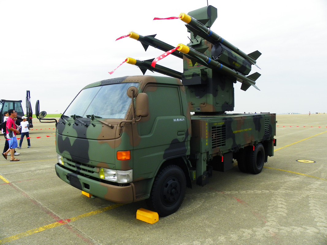 Antelope-Air-Defense-System-Display-at-CCK-Air-Force-Base-Apron-20111112.jpg