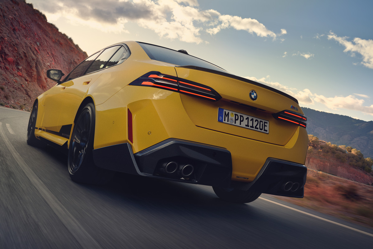 P90562502_highRes_the-bmw-m-performanc