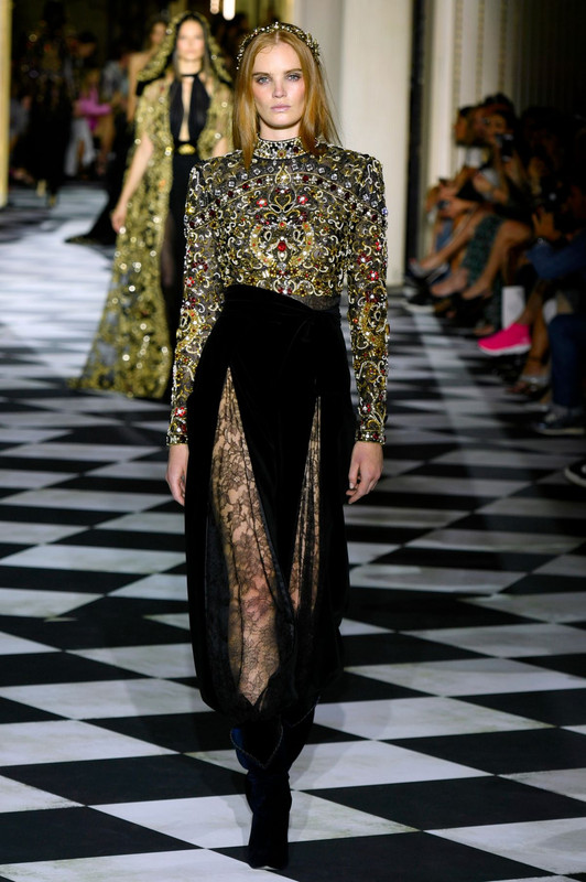 alexina-graham-at-zuhair-murad-fashion-show-in-paris-07-04-2018-