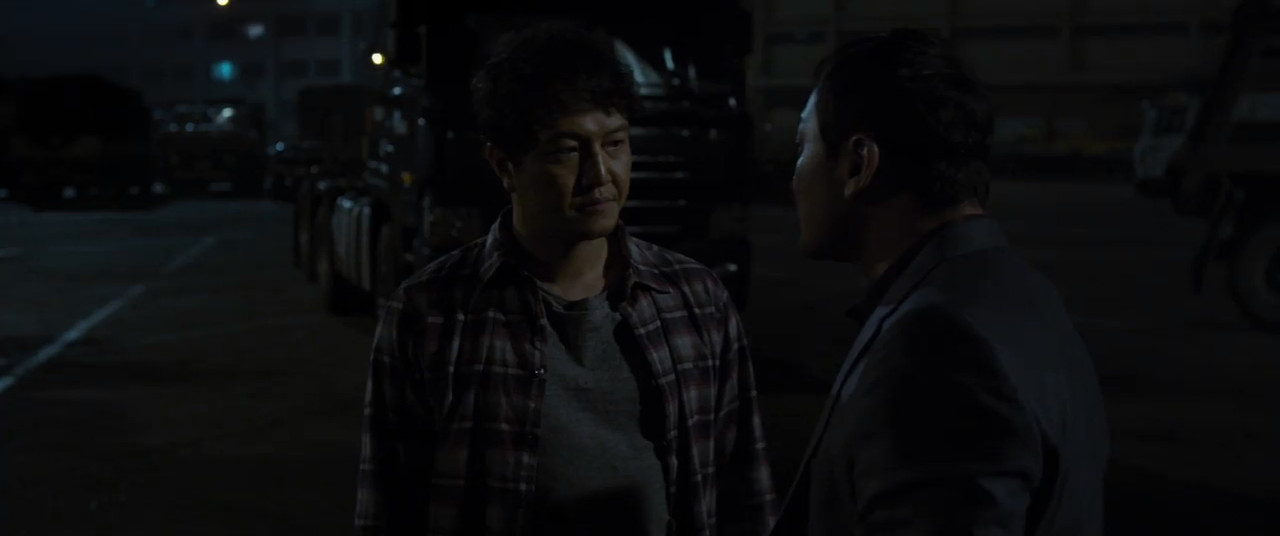 Veteran 2015 BluRay [Hindi + Tamil + English + Korean] 480p 720p ESub Screenshot