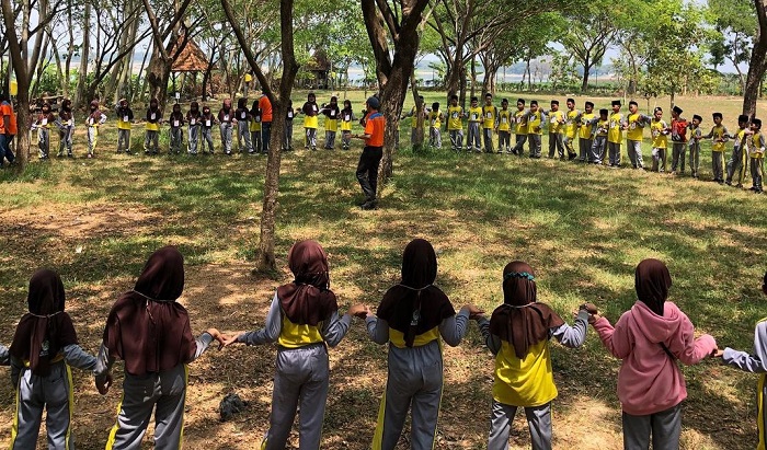 Wahana outbond di Wego Lamongan, bikin momen liburan makin seru dan berkesan.
