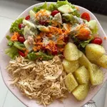 Almoço saudável com legumes coloridos