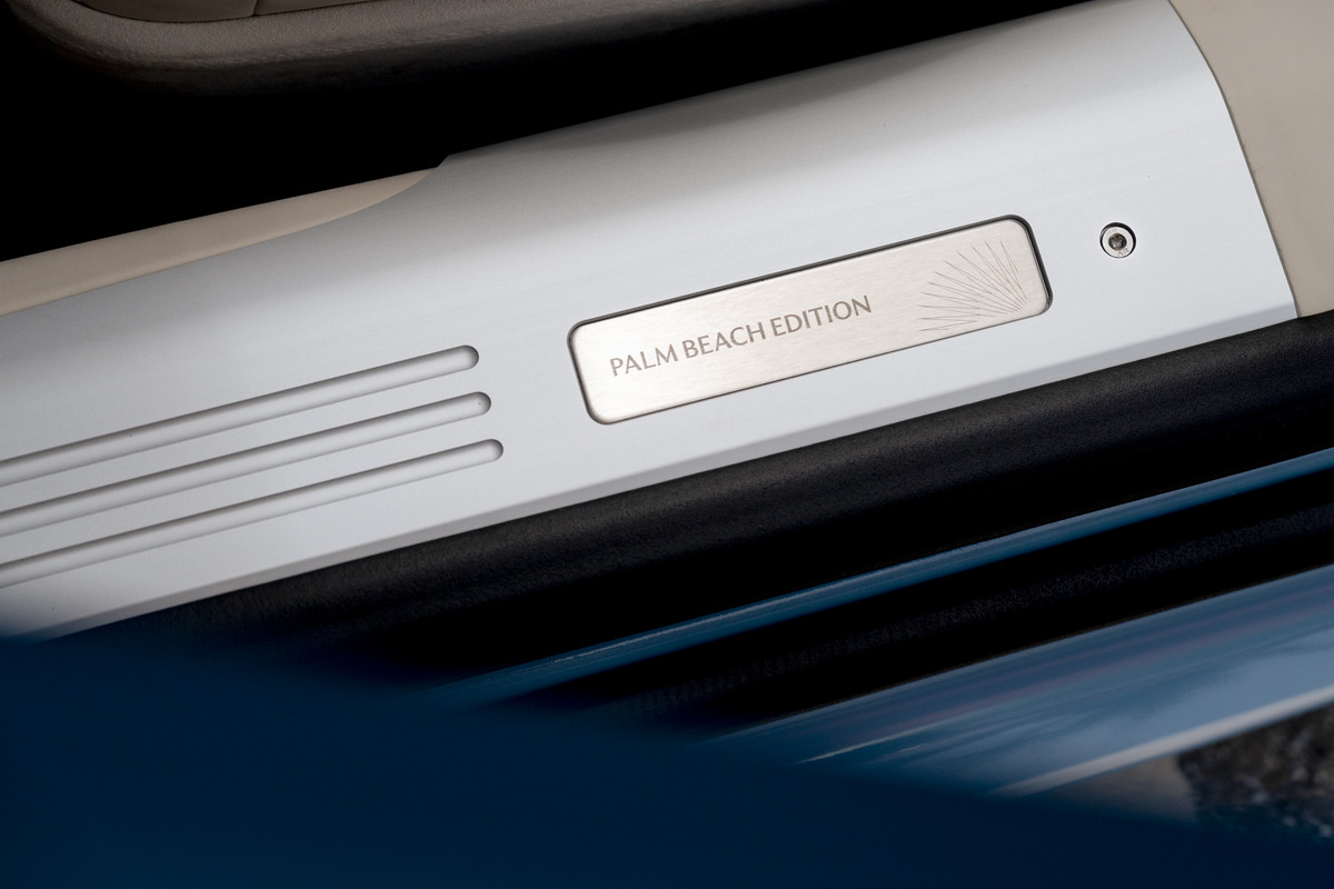 Aston Martin DB12 Volante - Palm Beach Edition 10