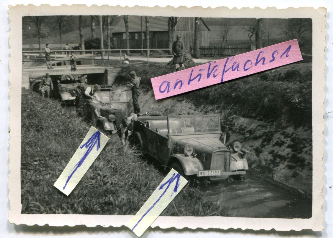 WH-Kübelwagen mit aufgemaltem Gespenst der Gespenster-Division im 2.WK