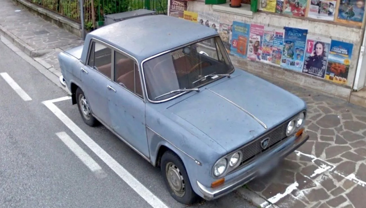 Retiran un auto estacionado por 47 años, era el símbolo de comunidad italiana
