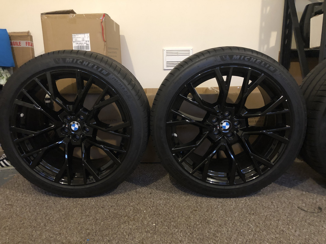 C26B2A00-754C-4B9A-A2E5-9BBFD55CEB41