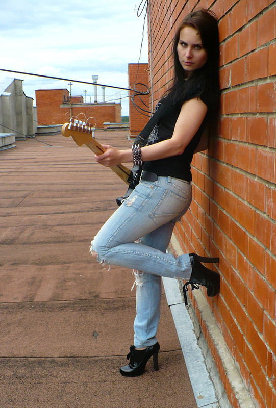 guitar_and_sky_by_vasilissia