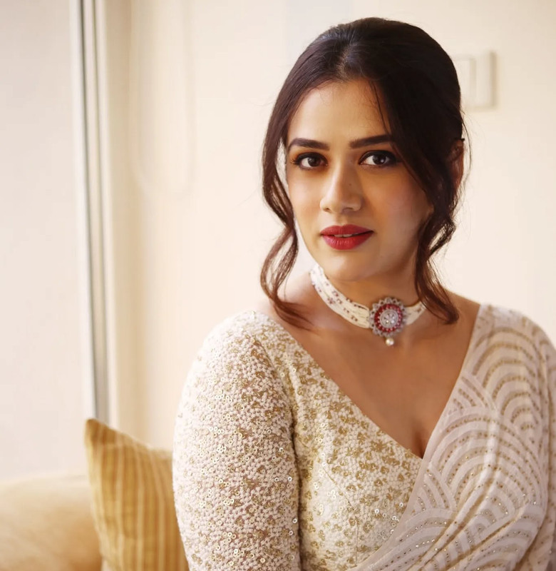 18-Girija-Oak-Godbole-Beautiful-Photos-in-Saree-My-Vantage-Point