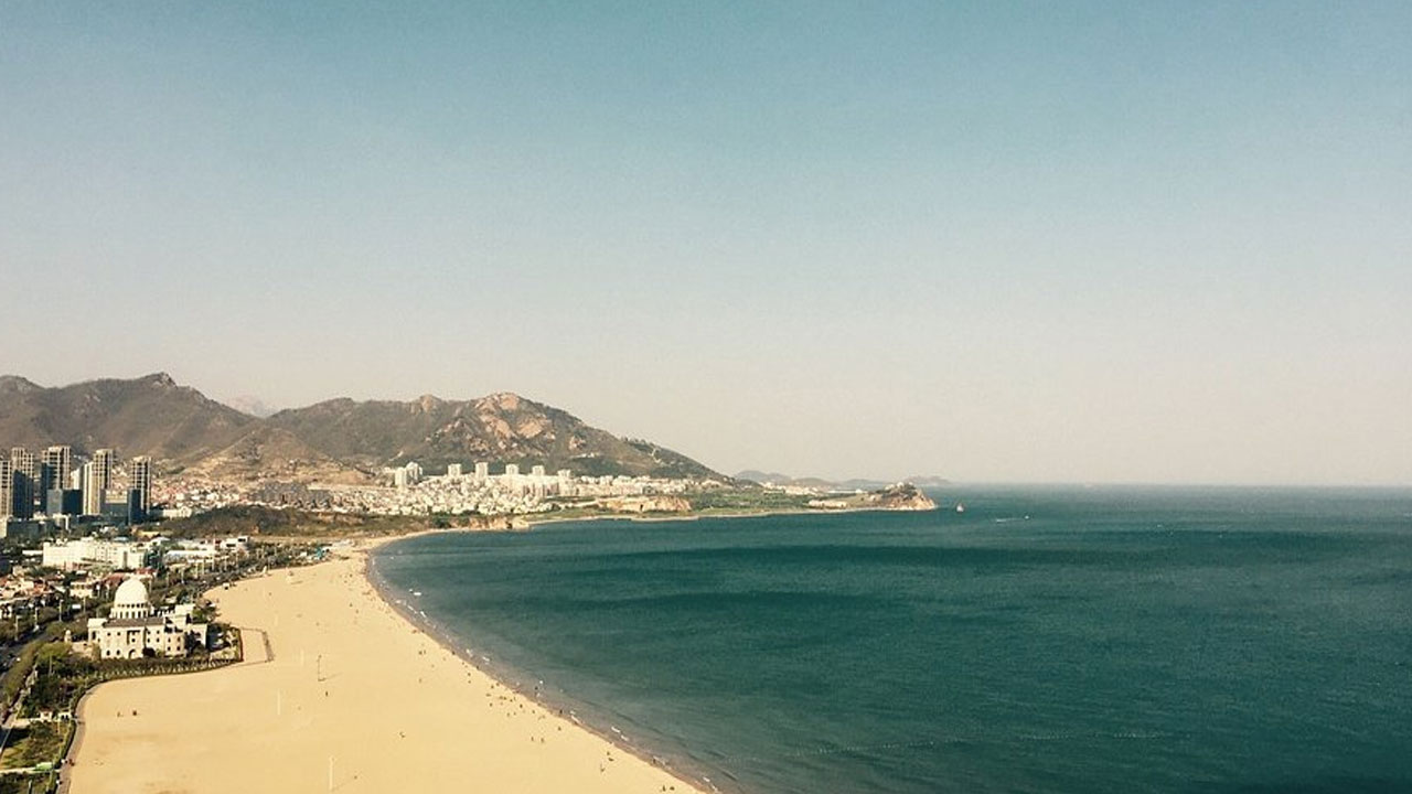 Pesona Keindahan Pantai Shilaoren Beach yang Sangat Terpopuler