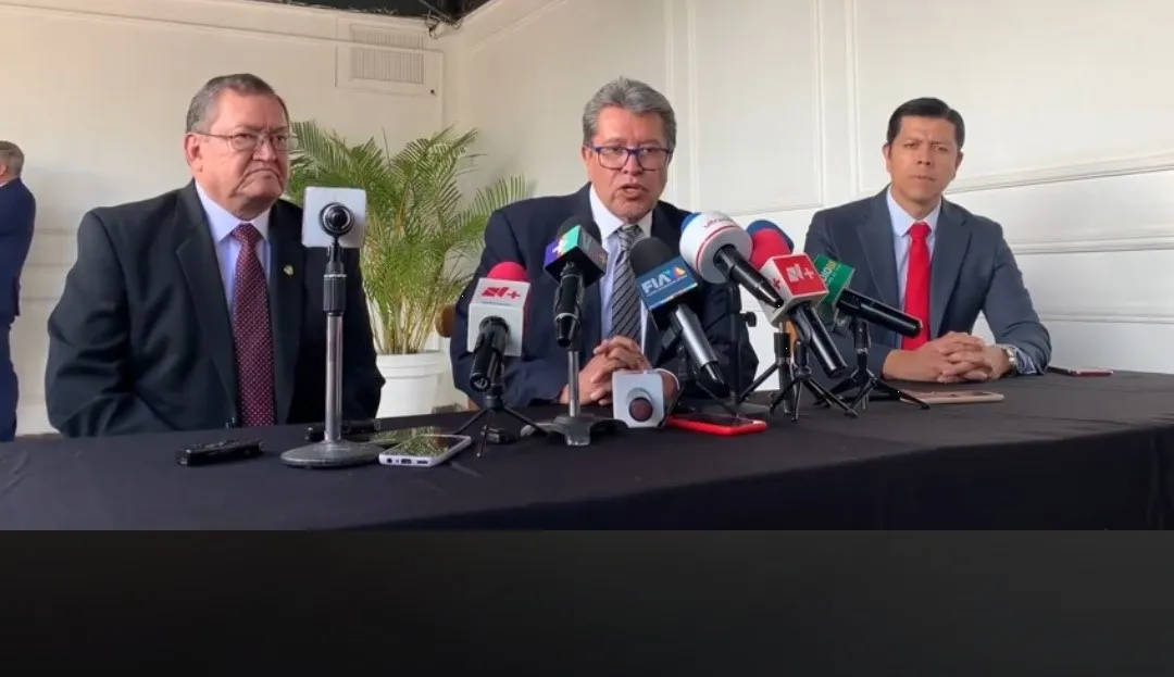 La ministra Esquivel está en todo su derecho de ampararse: Monreal