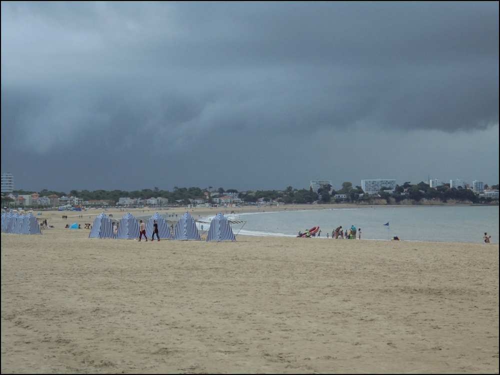 Royan-170820-beach-weather (2)