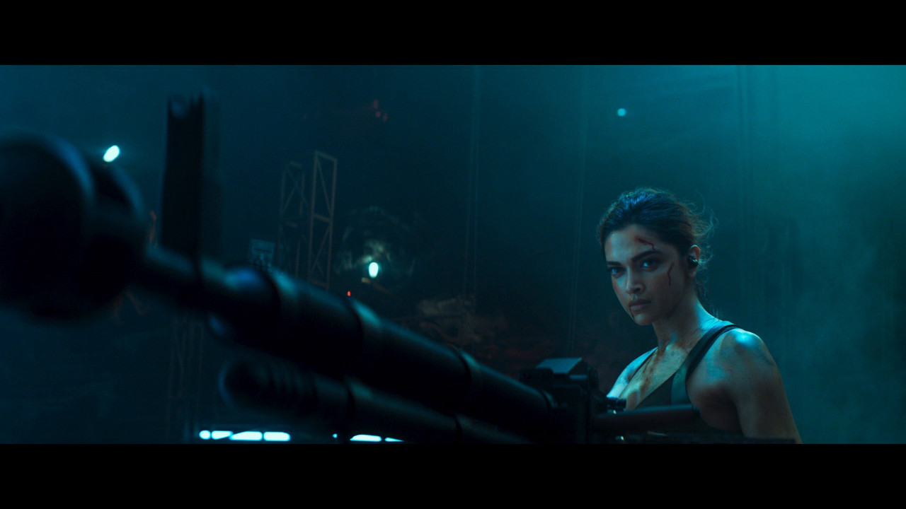 [Image: Deepika-Padukone-Pathaan-Climax-Cut-BLURAY-mkv-0014.jpg]