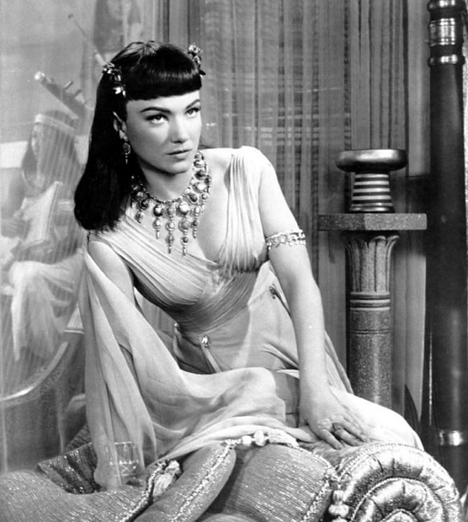 Anne_Baxter_a69