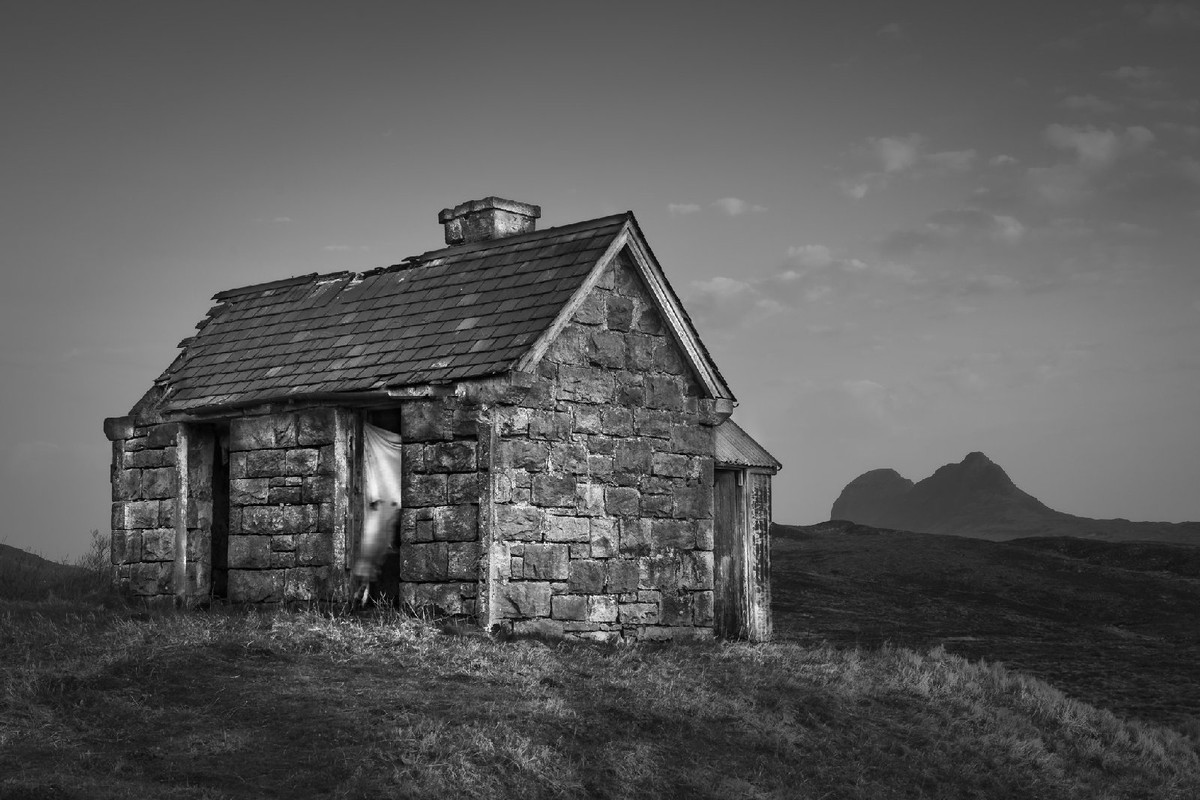 blacknwhite-bothy-armair-scotland.jpg