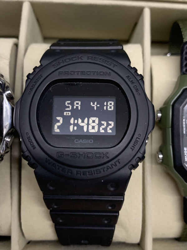 CASIO DW-5750E-1BR 1