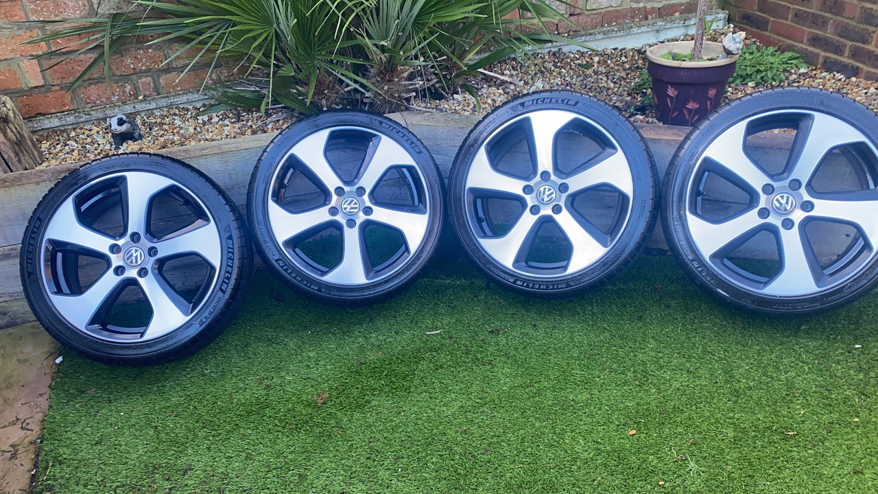 A74D256B-32E8-4D1E-BCEE-D118293C7EB3