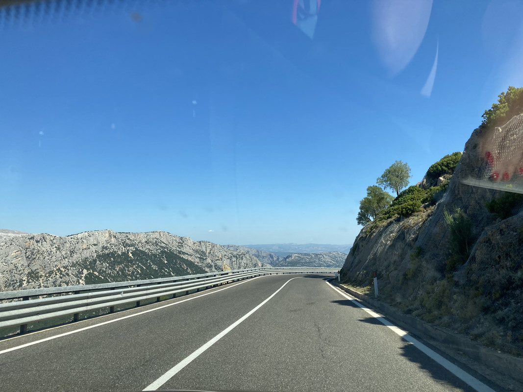 5CD85F3C-83D4-499C-8BF3-40A7290F6002