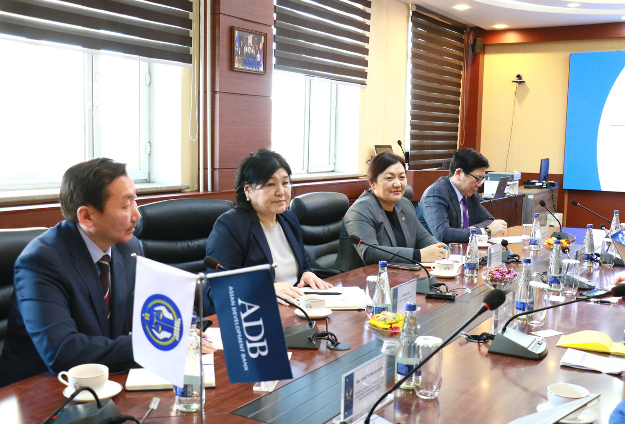 Азийн хөгжлийн банктай шүүхийн чадавхыг бэхжүүлэх чиглэлээр уулзалт хийлээ