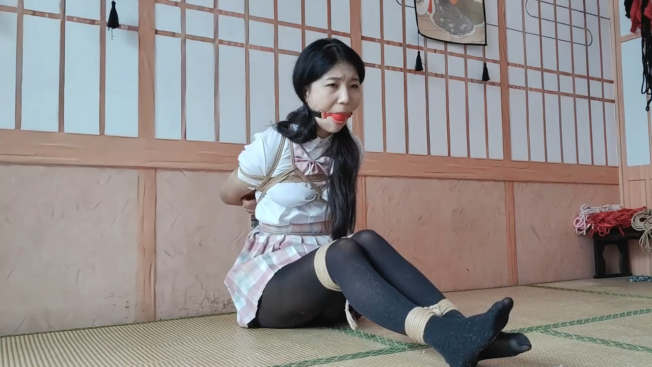 一绳所爱 舞蹈生柔柔直臂海老缚.mp4_20231022_130454.799