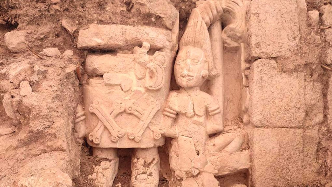 Scoperta Statuetta Maya Preispanica che ritrae Una Donna Regnante