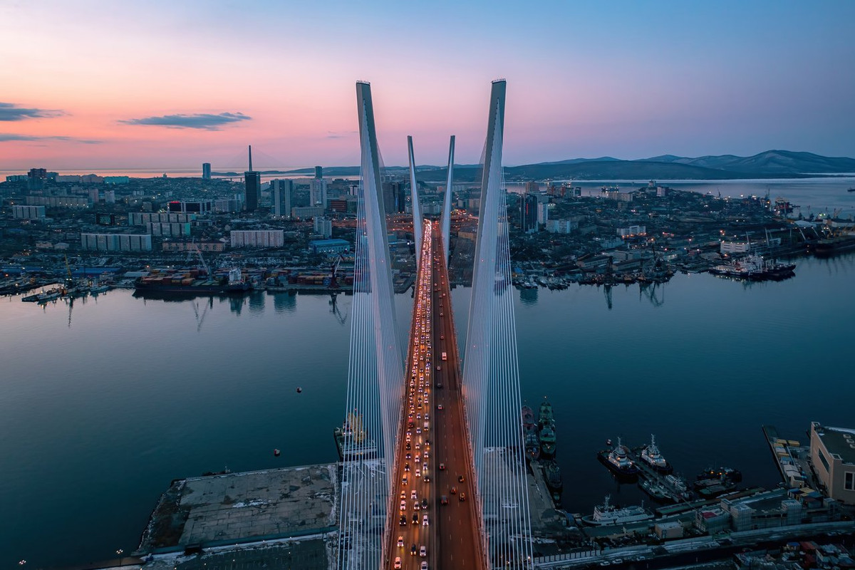 Восточный край владивосток. Золотой мост. Мост золотой Рог. Мост через бухту золотой Рог. Золотой Рог и золотой мост зимой.