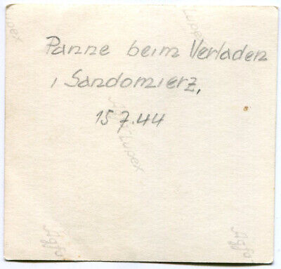 Foto - 3 - Panzerhaubitze vom Typ Hummel auf Eisenbahn bei Sandomierz 1944 (1)