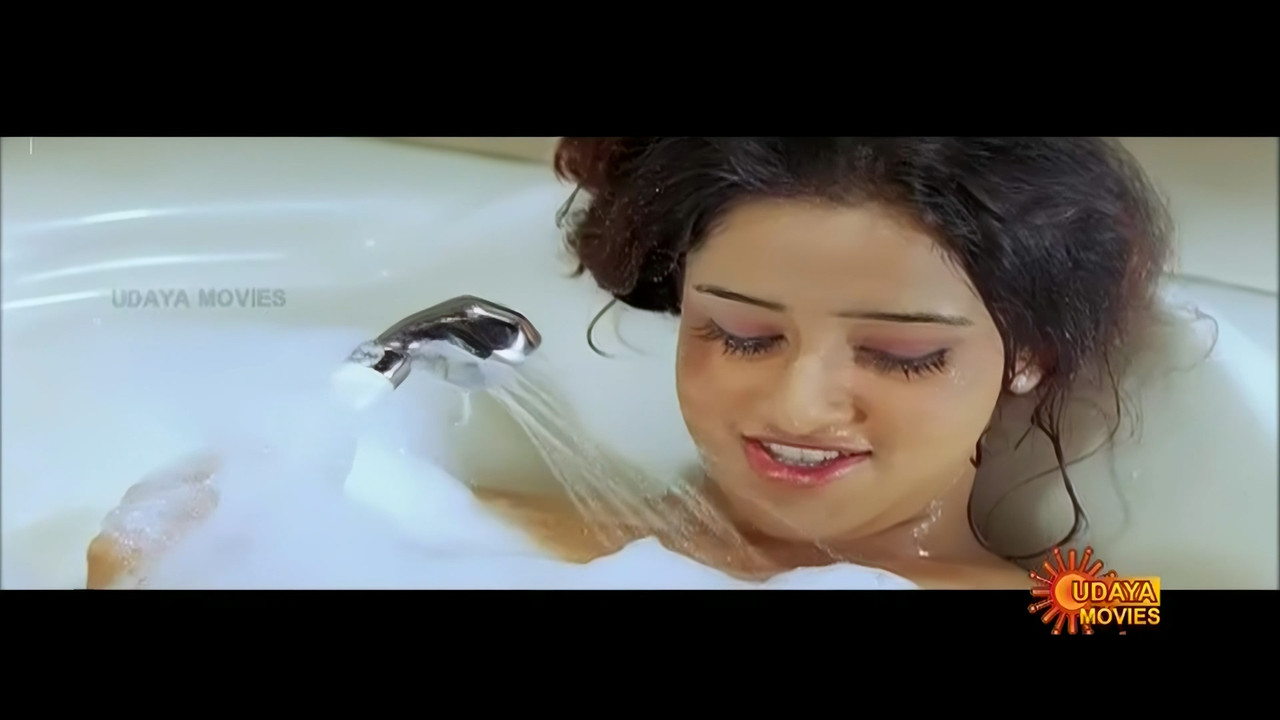 Durga Shetty Hot Song 1 SDTV Enhance.mp4_20240707_203244.736