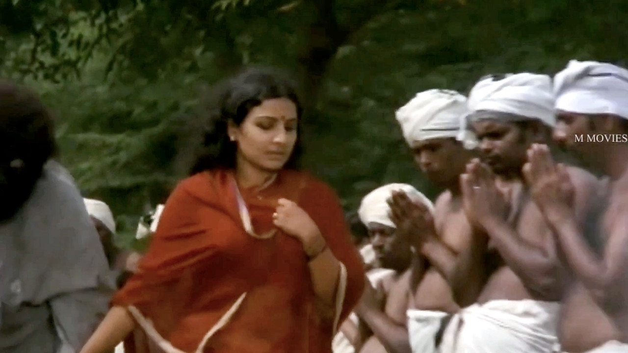 Jayabharathi Sexy Sizzling Deep Navel and boob scenes from Nagamadathu mp4 snapshot 00 00 349