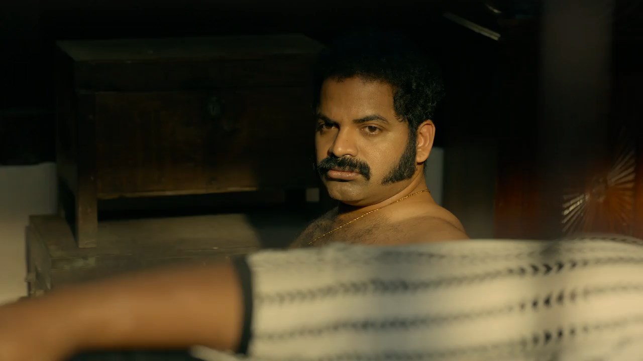 Somante Krithavu 2023 WebRip [Tamil + Malayalam] 480p, 720p ESub Screenshot