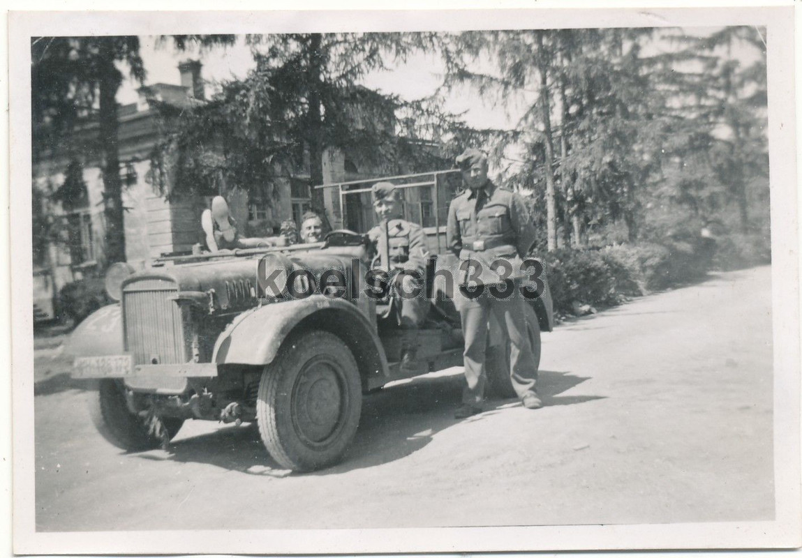 Foto Kübelwagen Kfz. 2 mit Funk Antenne PKW AR 6