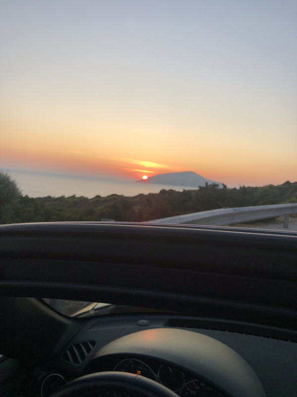 F08BAE34-A06D-4883-954C-3795EF5605CE