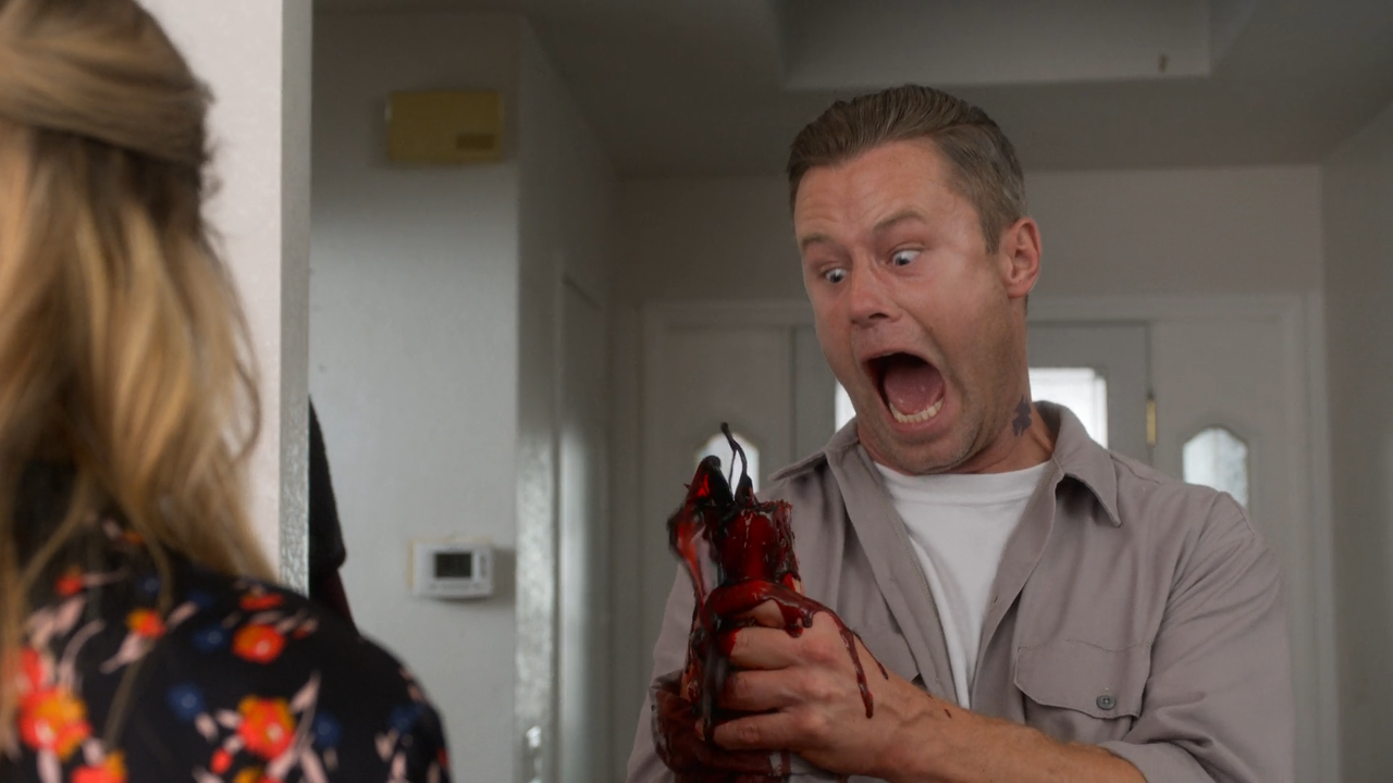 Santa.Clarita.Diet.3x01.Wuffenloa.ITA.ENG.1080p.WEBMux.DD5.1.x26