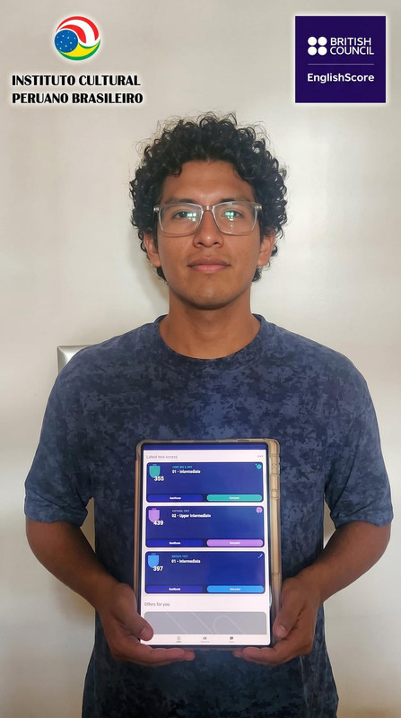 Estudiante aprobado con certificado EnglishScore
